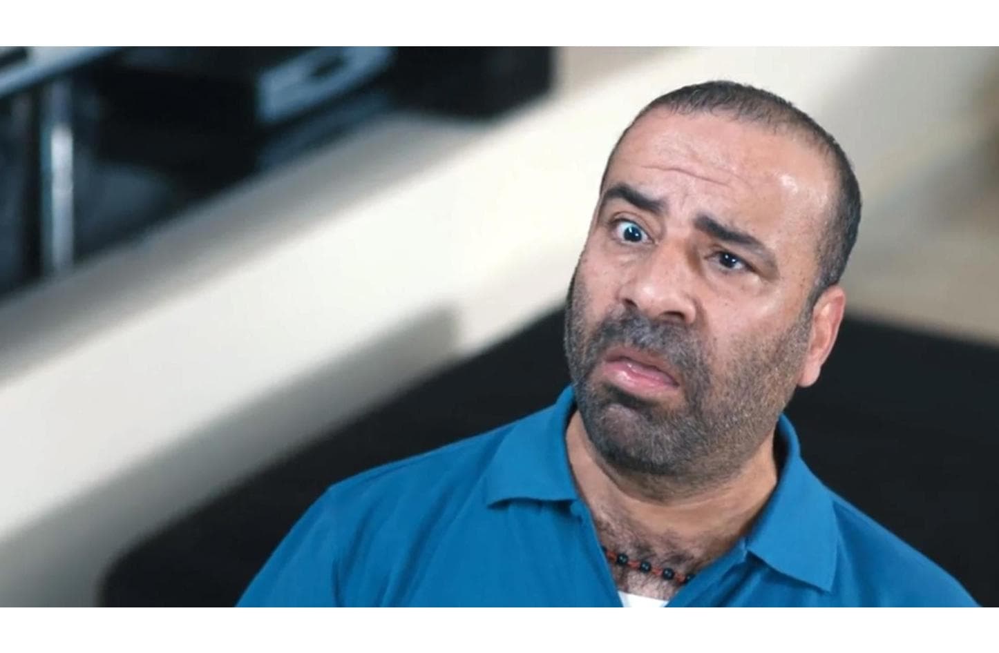 شخصيتا اللمبي وشاجي هما تجسيد لنمط «المتجنّب» بسبب هروبهما المستمر من التحديات والمواجهات، واعتمادهما على الكوميديا والأكل والراحة كوسيلة لإنكار المشاكل وتفادي أي موقف يتطلب الجدية أو الصراع.