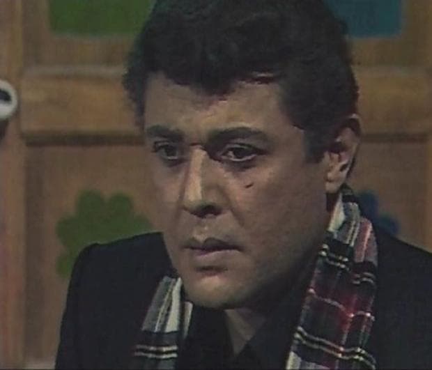 يشبه القاضي شخصية محمود عبدالعزيز في مسلسل رأفت الهجان: عقل يراقب ويحلل ويحسب باستمرار.